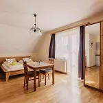 Gaestezimmer & Weingut Gamser Alojamento de Acomodação e Pequeno-almoço 3*
