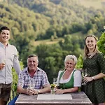 Gaestezimmer & Weingut Gamser