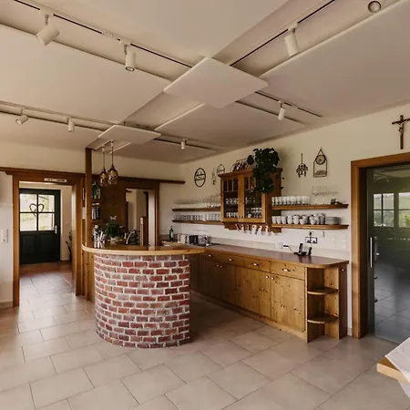 Gaestezimmer & Weingut Gamser Bed and Breakfast