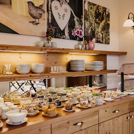 Gaestezimmer & Weingut Gamser