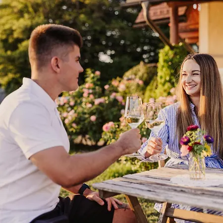 Gaestezimmer & Weingut Gamser