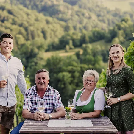 Gaestezimmer & Weingut Gamser
