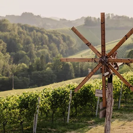 Gaestezimmer & Weingut Gamser Bed & Breakfast Leutschach