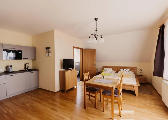 Gaestezimmer & Weingut Gamser Bed and Breakfast Leutschach