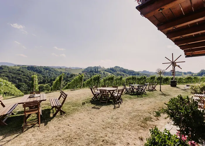 Gaestezimmer & Weingut Gamser